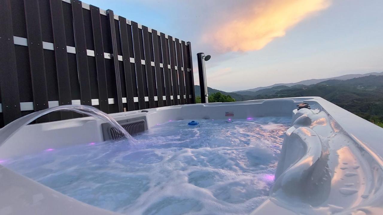 Tanja S Holiday Home In Nature With Sauna And Hot Tub Gorica pri Slivnici エクステリア 写真